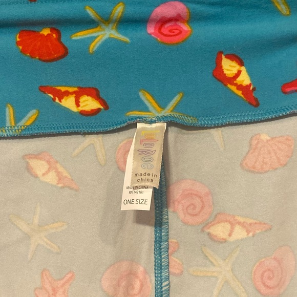 LuLaRoe OS Leggings Turquoise Bold Color Print Blue Ocean Life Pattern Seashells - Picture 7 of 13